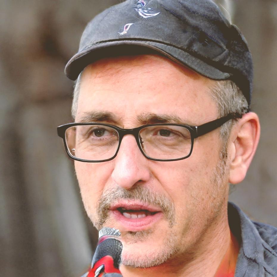 Compositeur travaillant sur la structure musicale